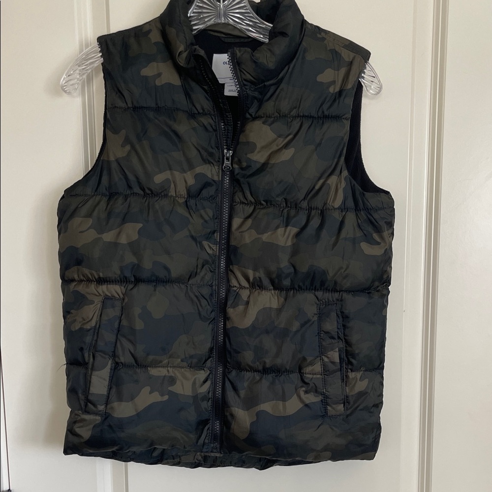 Old Navy Camo Puffer Vest youth size L